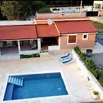 Hillside In With Pool, Terrace, And Stunning View *