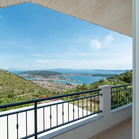 Hillside In With Pool, Terrace, And Stunning View