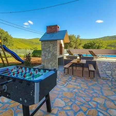 Hillside In With Pool, Terrace, And Stunning View Villa *